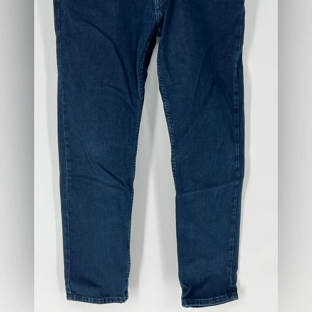 LEVI 502 TAPER FIT SOFT JEANS WITH STRETCH SO MOVES WITH YOU ABD LOOKS‎ GREAT